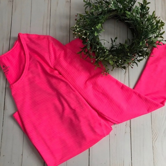 ATHLETA Scoop Neck Top - Picture 2 of 9